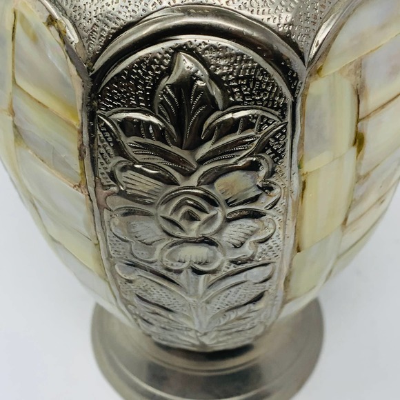 Vintage SILVER Plate VASE With Shell Inlay Paneling Floral Design In Silver - Picture 4 of 7